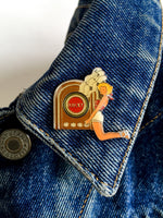 90s vintage collector Lucky Strike pin 💌 FREE SHIPPING